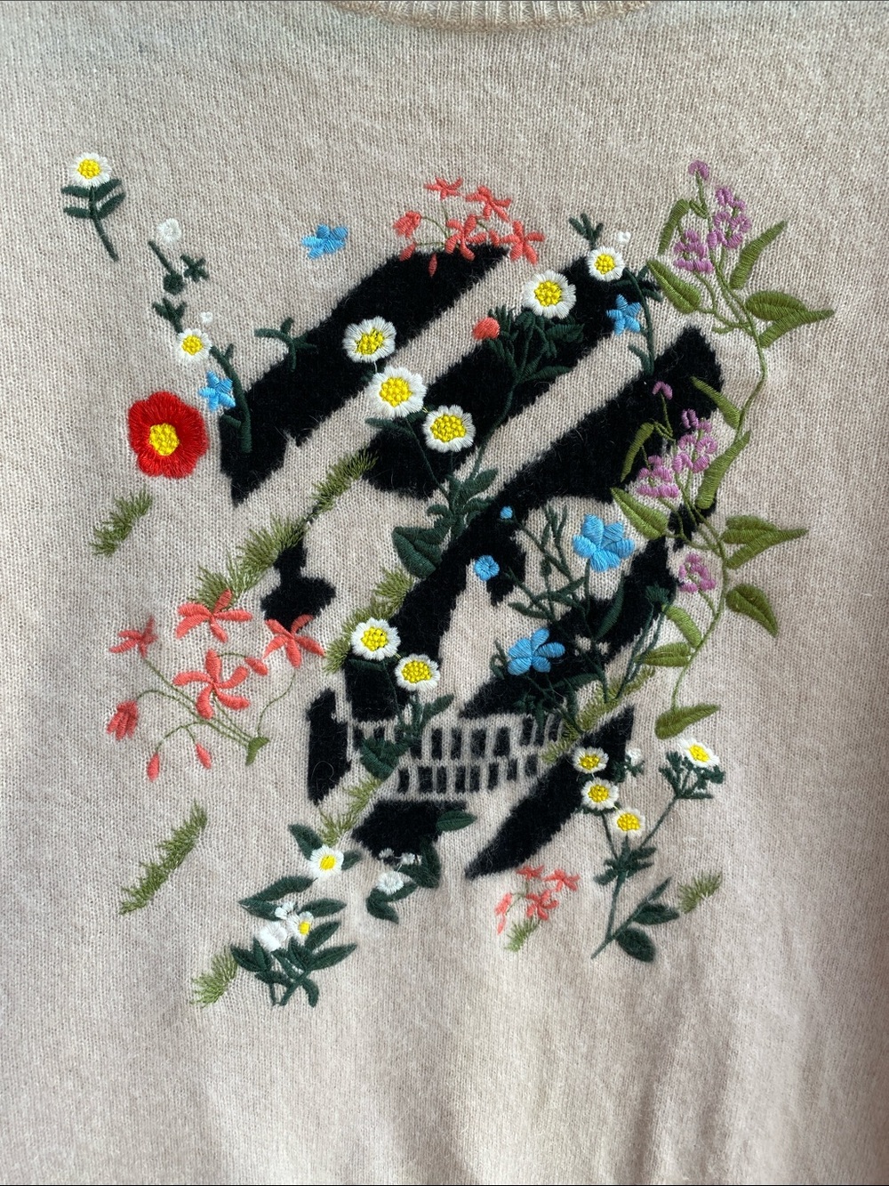 Skull Cashmere Pale Pink Crewneck Sweater with Floral Embroidery Skull  Motif - Picture 3 of 13